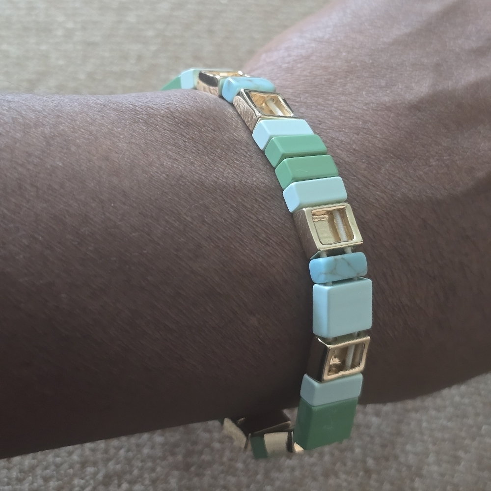 $38 Anne Klein Women Elegant Green Gold Bracelet Elastic New